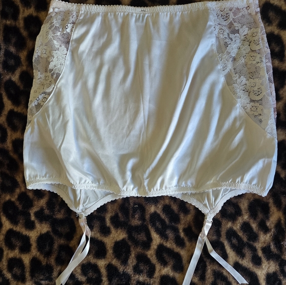 Bloody bride x dollskill - Picture 5 of 9